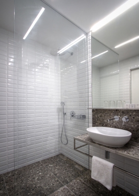 Hotel Mucha Prague - Triple room Standard bathroom