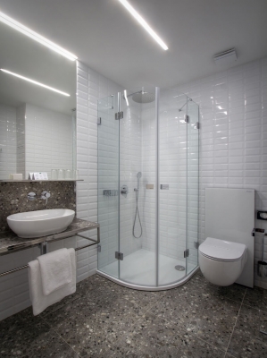 Hotel Mucha Prague - Triple room Deluxe bathroom