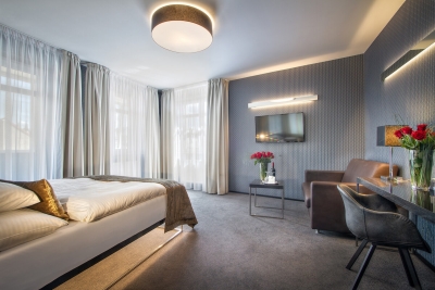 Hotel Mucha Prag - Dreibettzimmer Deluxe
